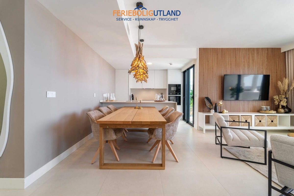 3 bedroom Apartment for sale in Fuengirola with pool garage - € 699,000 (Ref: 10043363)