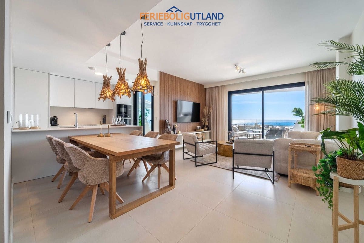 3 bedroom Apartment for sale in Fuengirola with pool garage - € 699,000 (Ref: 10043363)