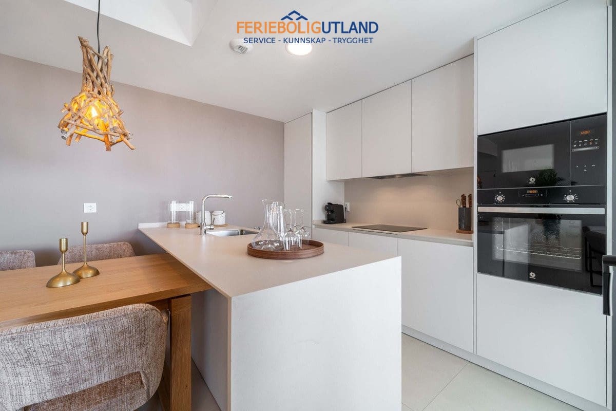 3 bedroom Apartment for sale in Fuengirola with pool garage - € 699,000 (Ref: 10043363)