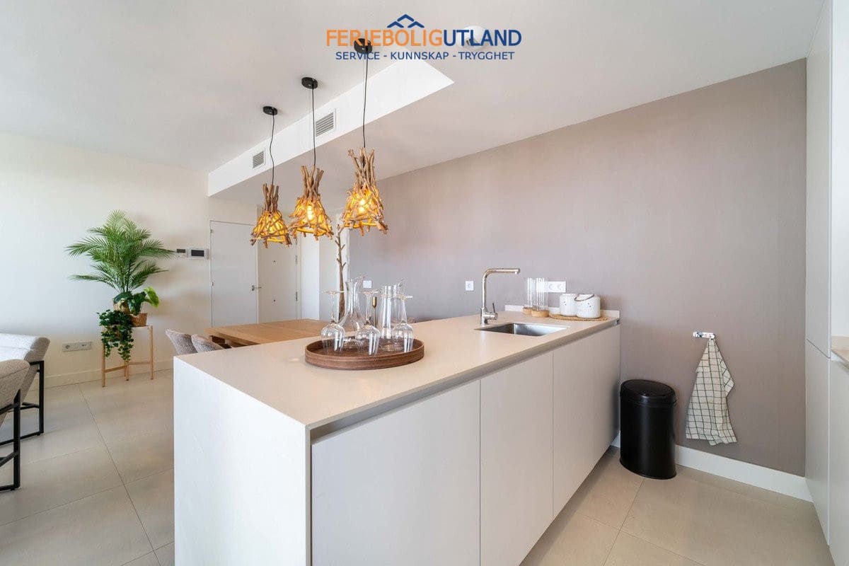 3 bedroom Apartment for sale in Fuengirola with pool garage - € 699,000 (Ref: 10043363)