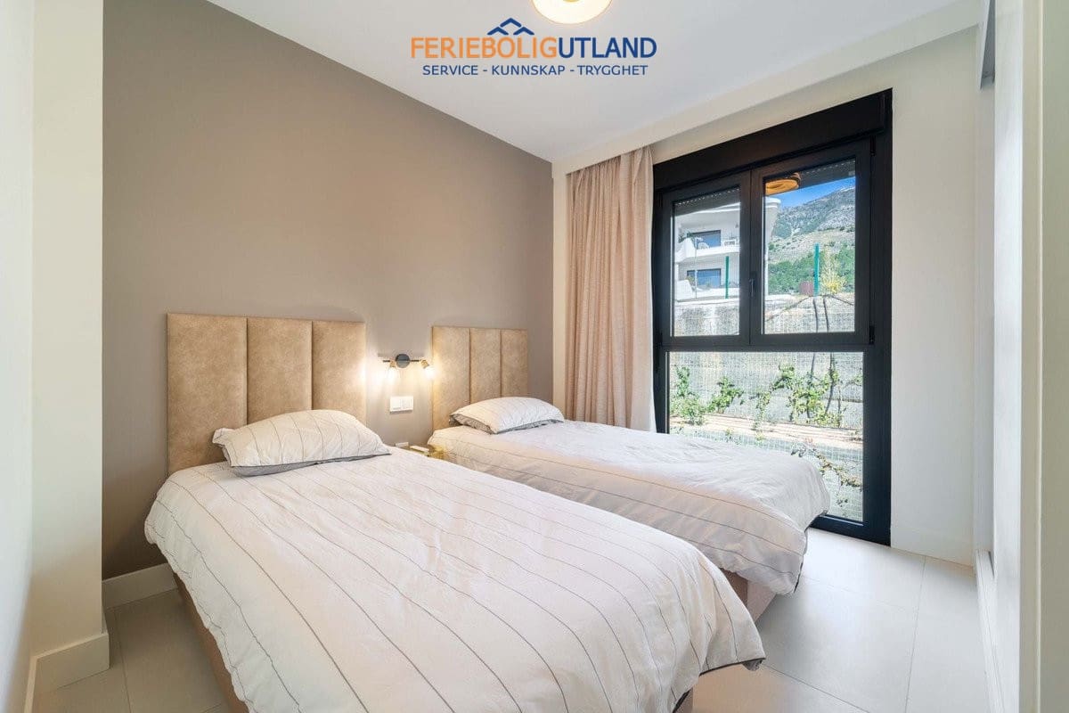 3 bedroom Apartment for sale in Fuengirola with pool garage - € 699,000 (Ref: 10043363)