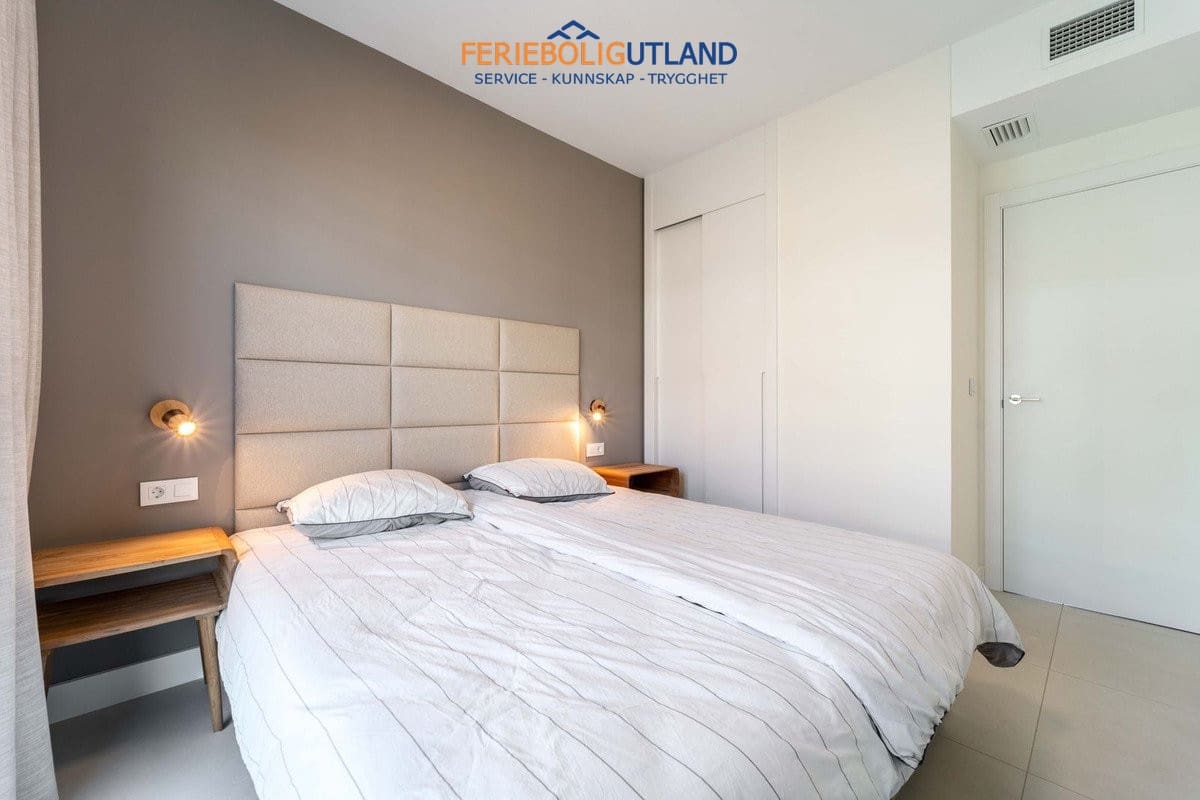 3 bedroom Apartment for sale in Fuengirola with pool garage - € 699,000 (Ref: 10043363)