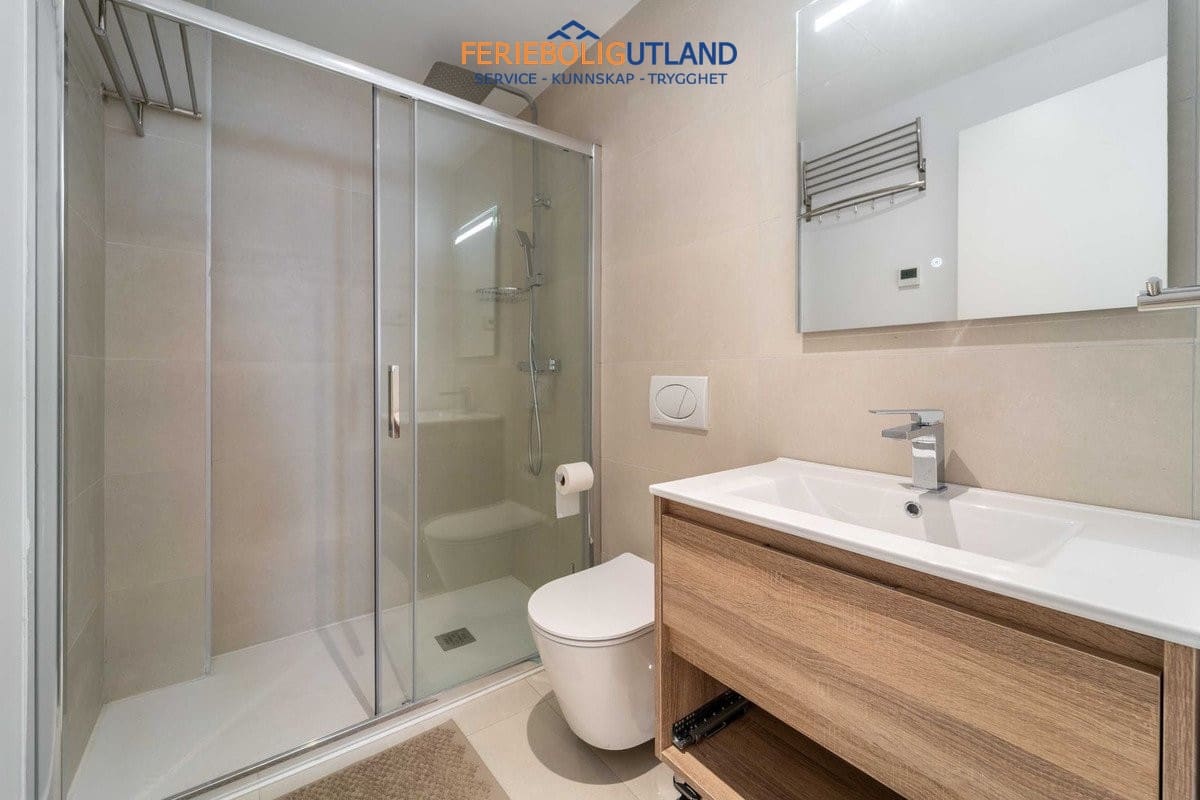 3 bedroom Apartment for sale in Fuengirola with pool garage - € 699,000 (Ref: 10043363)