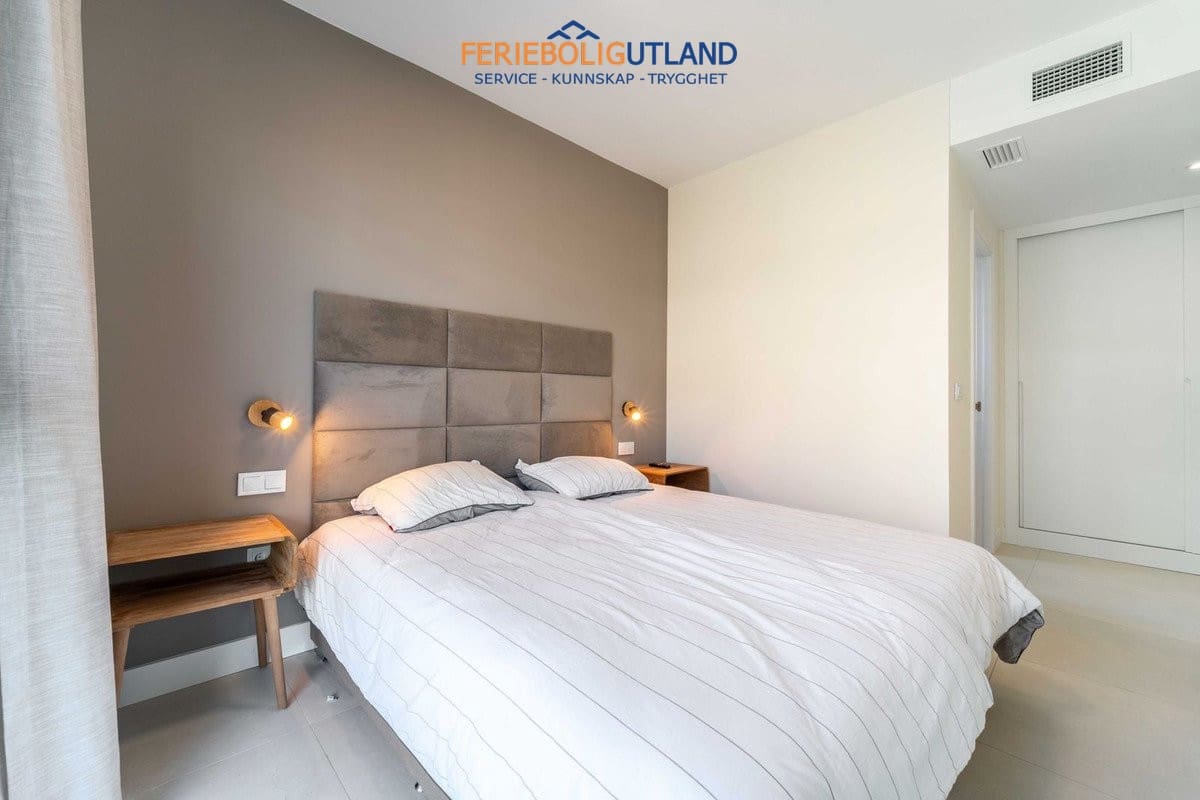 3 bedroom Apartment for sale in Fuengirola with pool garage - € 699,000 (Ref: 10043363)