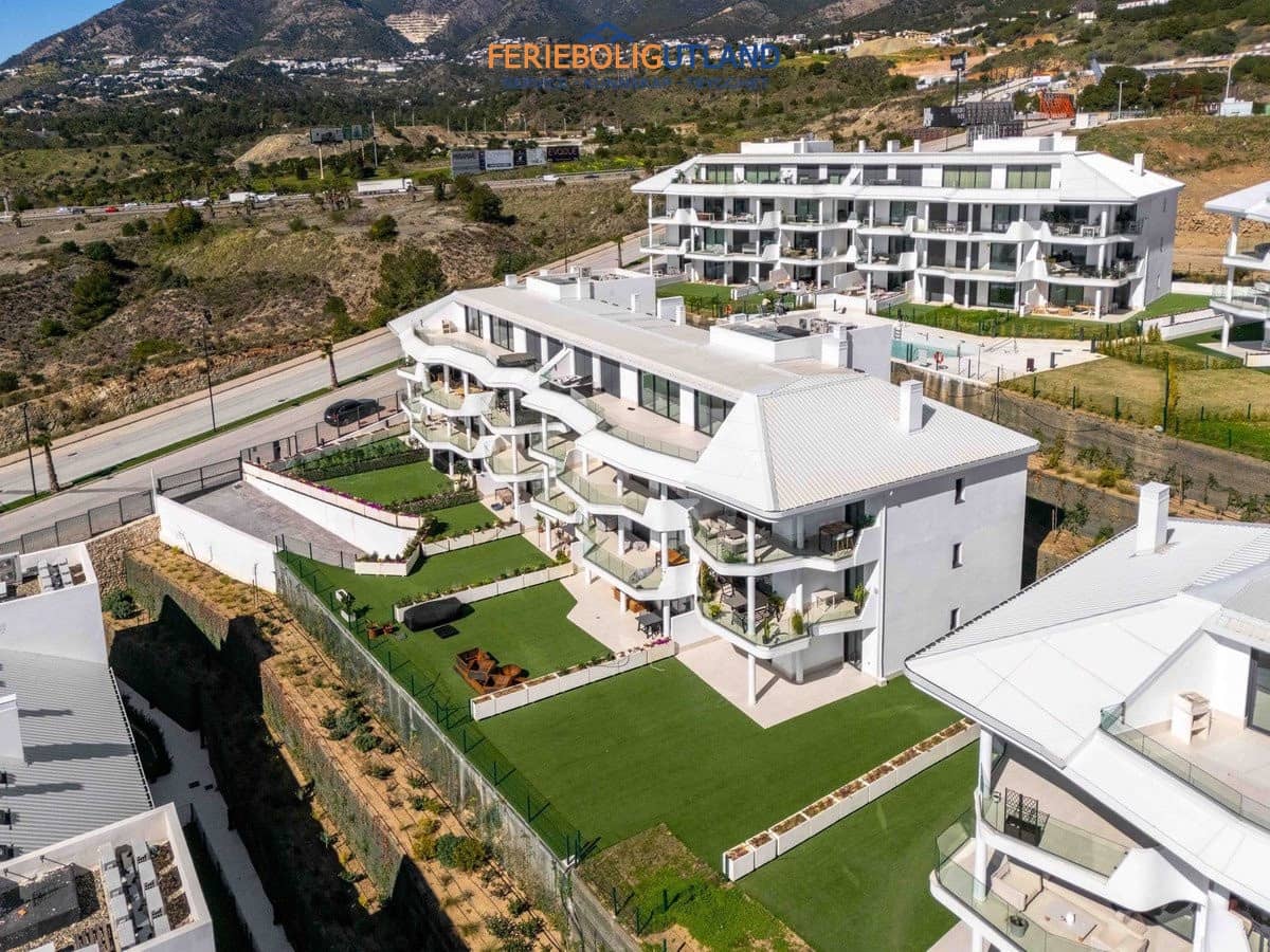 3 bedroom Apartment for sale in Fuengirola with pool garage - € 699,000 (Ref: 10043363)