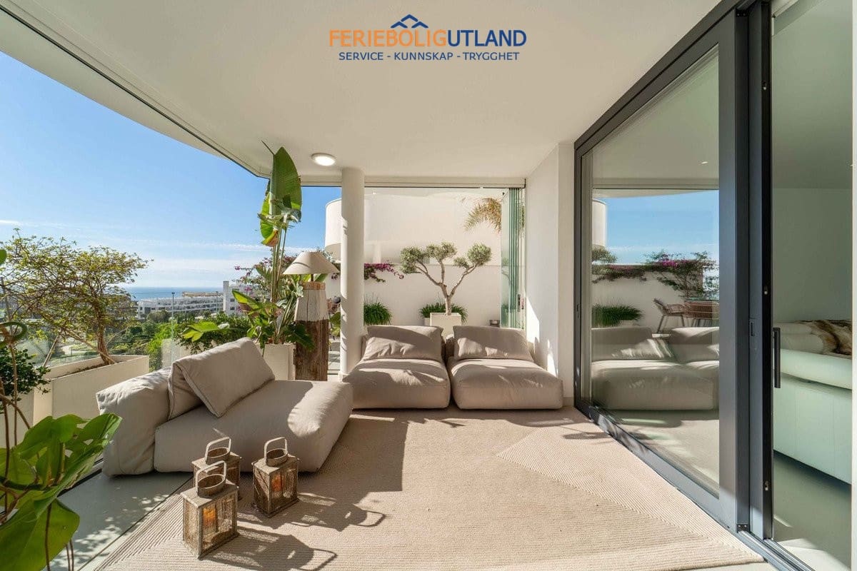 2 bedroom Apartment for sale in Fuengirola with pool garage - € 695,000 (Ref: 10043365)