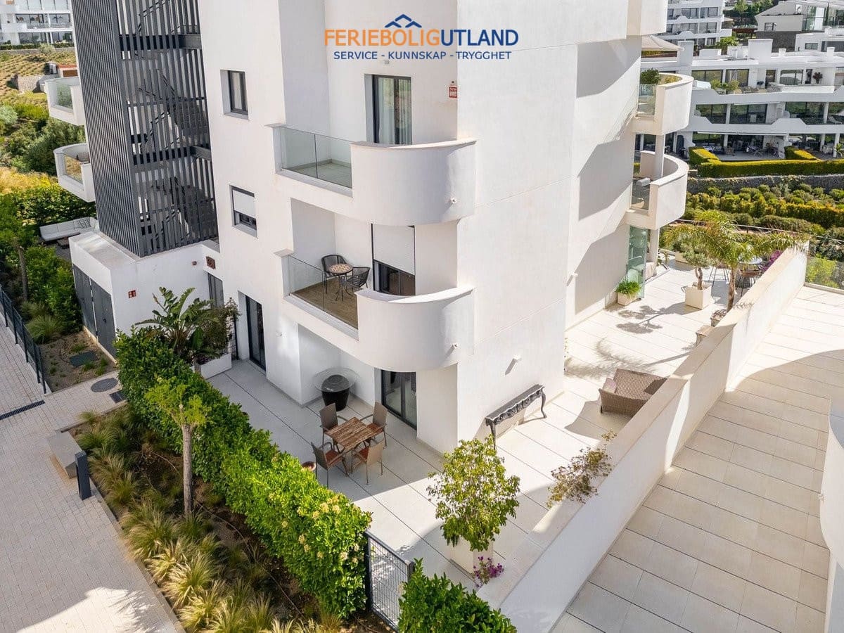 2 bedroom Apartment for sale in Fuengirola with pool garage - € 695,000 (Ref: 10043365)