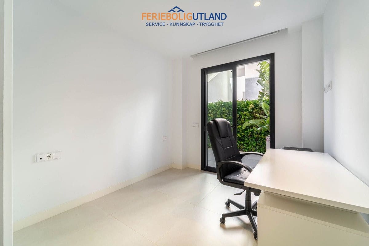 2 bedroom Apartment for sale in Fuengirola with pool garage - € 695,000 (Ref: 10043365)