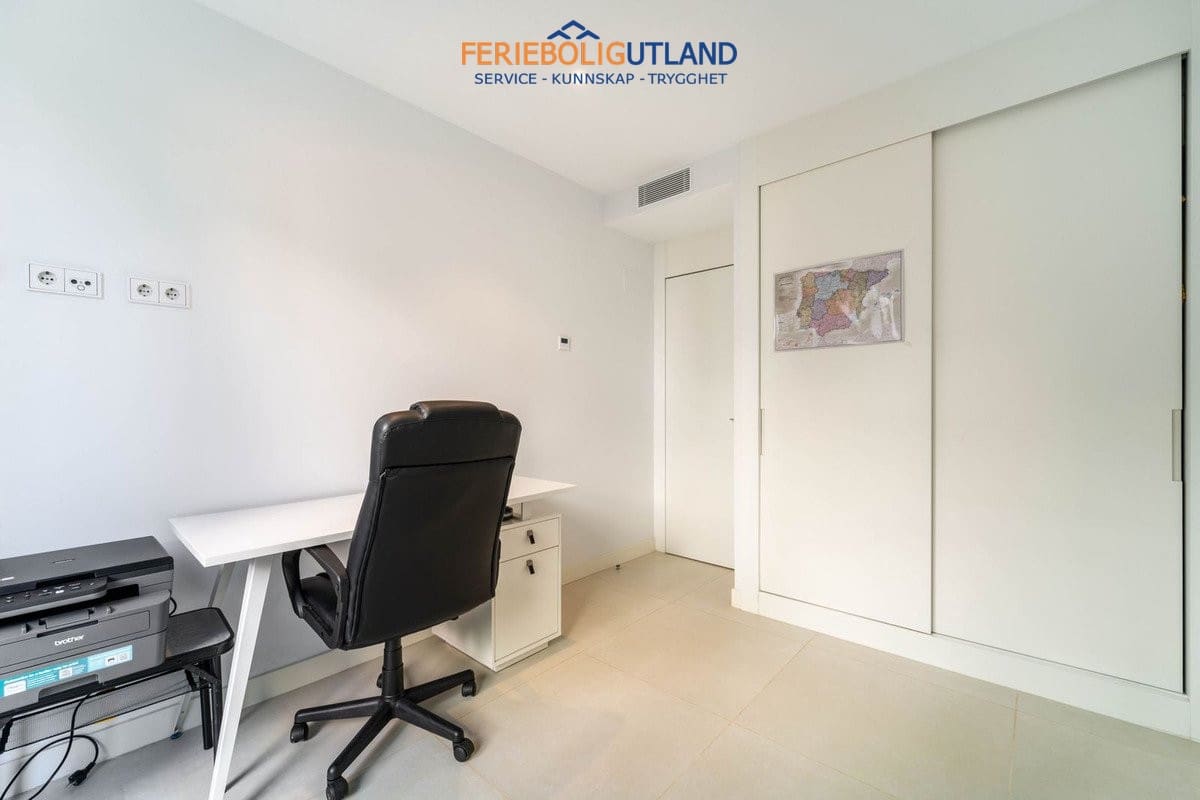 2 bedroom Apartment for sale in Fuengirola with pool garage - € 695,000 (Ref: 10043365)