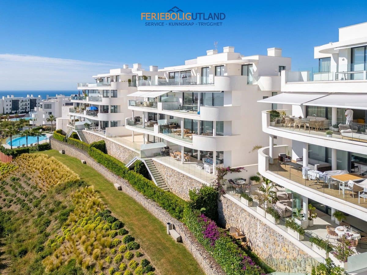 2 bedroom Apartment for sale in Fuengirola with pool garage - € 695,000 (Ref: 10043365)