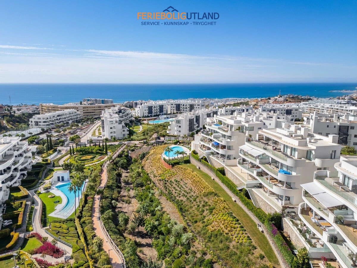 2 bedroom Apartment for sale in Fuengirola with pool garage - € 695,000 (Ref: 10043365)