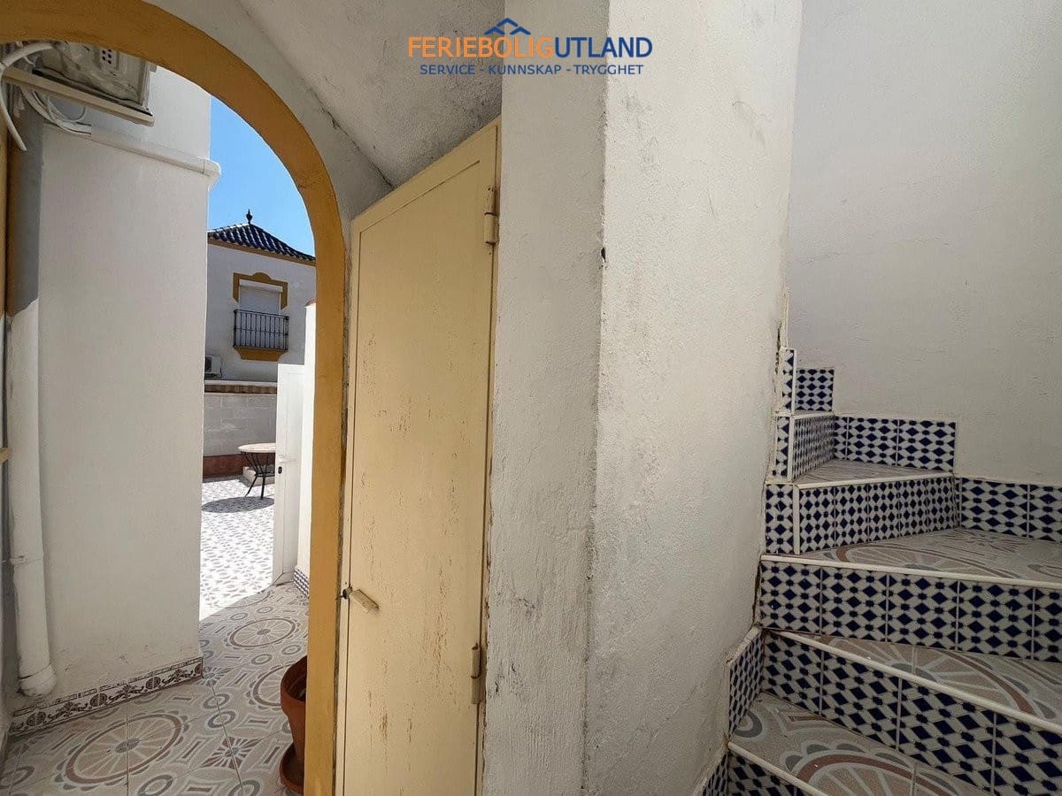 2 bedroom Villa for sale in Los Altos with pool garage - € 165,000 (Ref: 10043368)