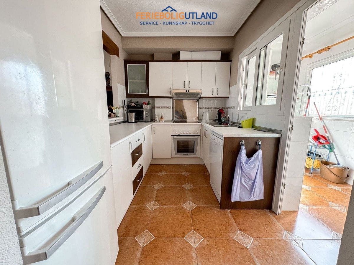 4 Zimmer Haus zu verkaufen in Playa Flamenca mit Pool Garage - 240.000 € (Ref: 10043487)