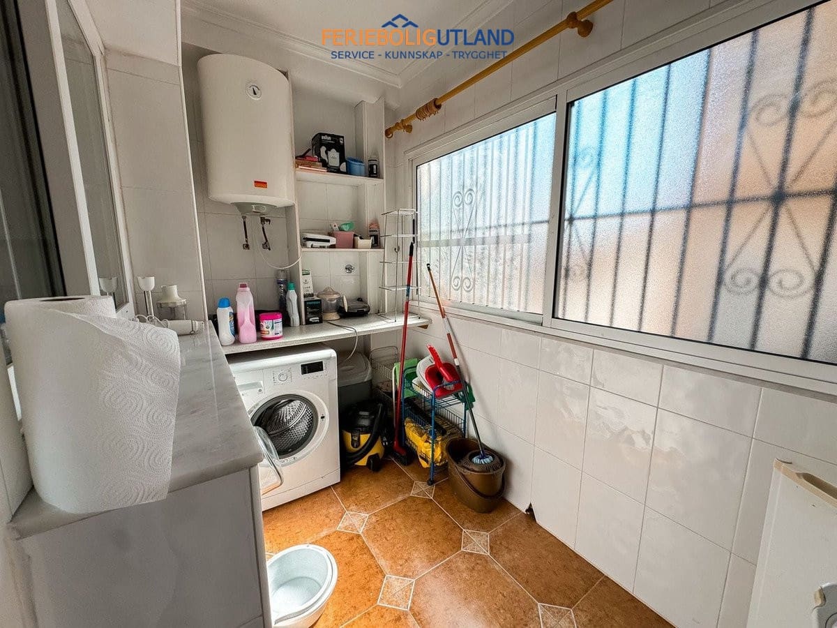 4 Zimmer Haus zu verkaufen in Playa Flamenca mit Pool Garage - 240.000 € (Ref: 10043487)
