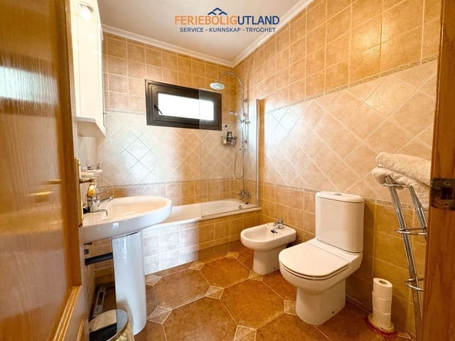 4 Zimmer Haus zu verkaufen in Playa Flamenca, Orihuela mit Pool Garage - 240.000 € (Ref: 10043487)