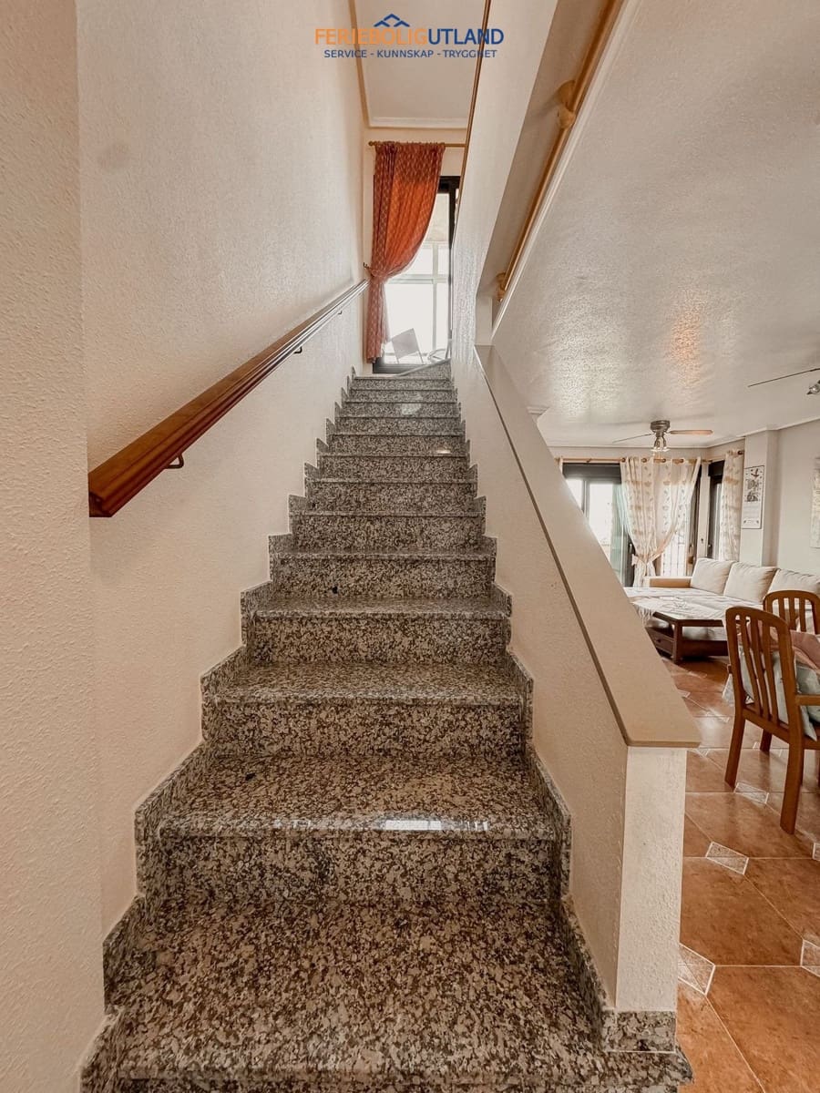 4 Zimmer Haus zu verkaufen in Playa Flamenca mit Pool Garage - 240.000 € (Ref: 10043487)