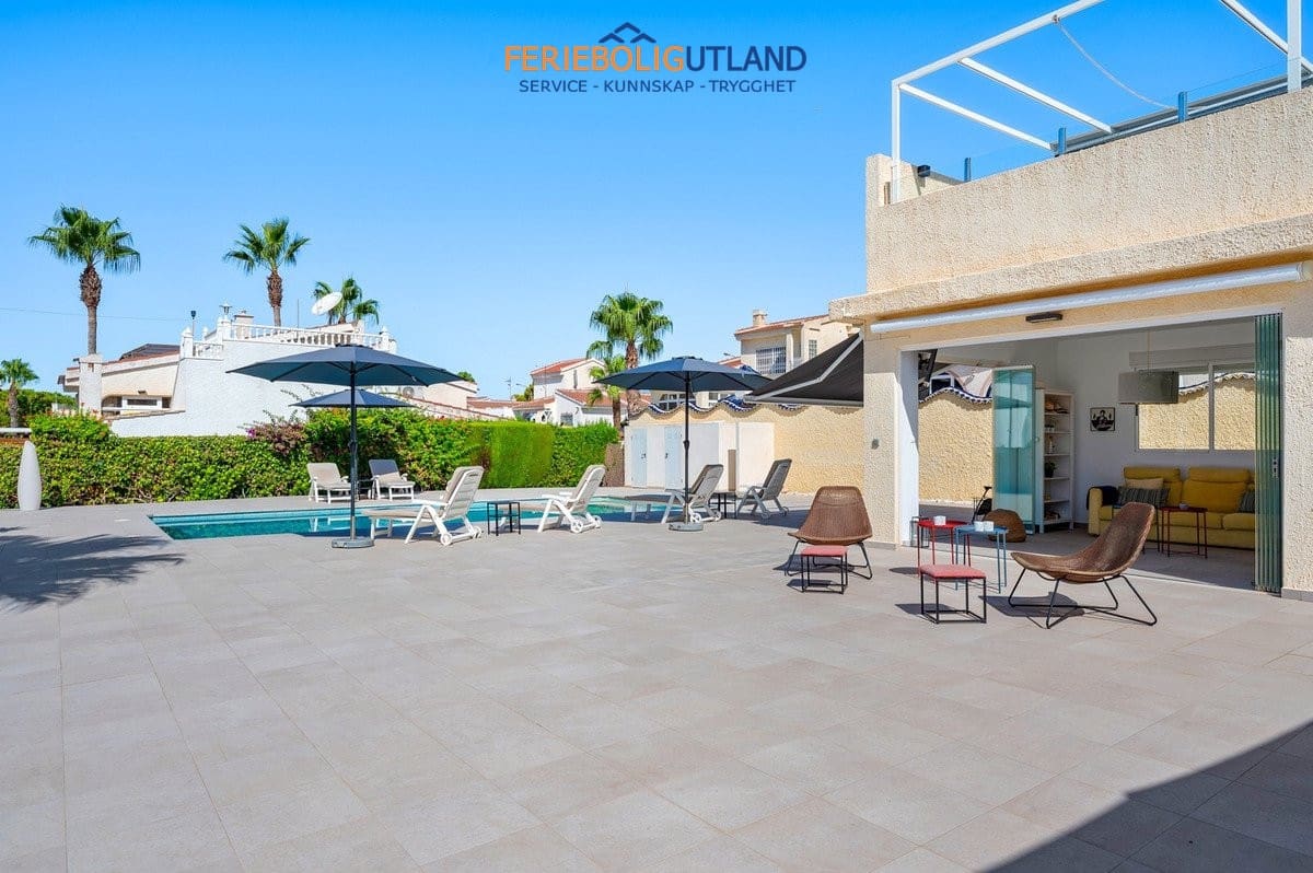 3 sovrum Villa till salu i Ciudad Quesada med pool garage - 575 000 € (Ref: 10043488)