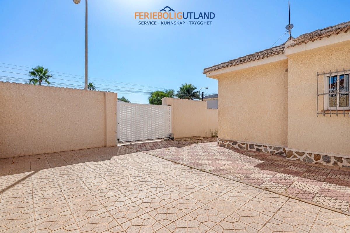 3 sovrum Villa till salu i Ciudad Quesada med pool garage - 575 000 € (Ref: 10043488)