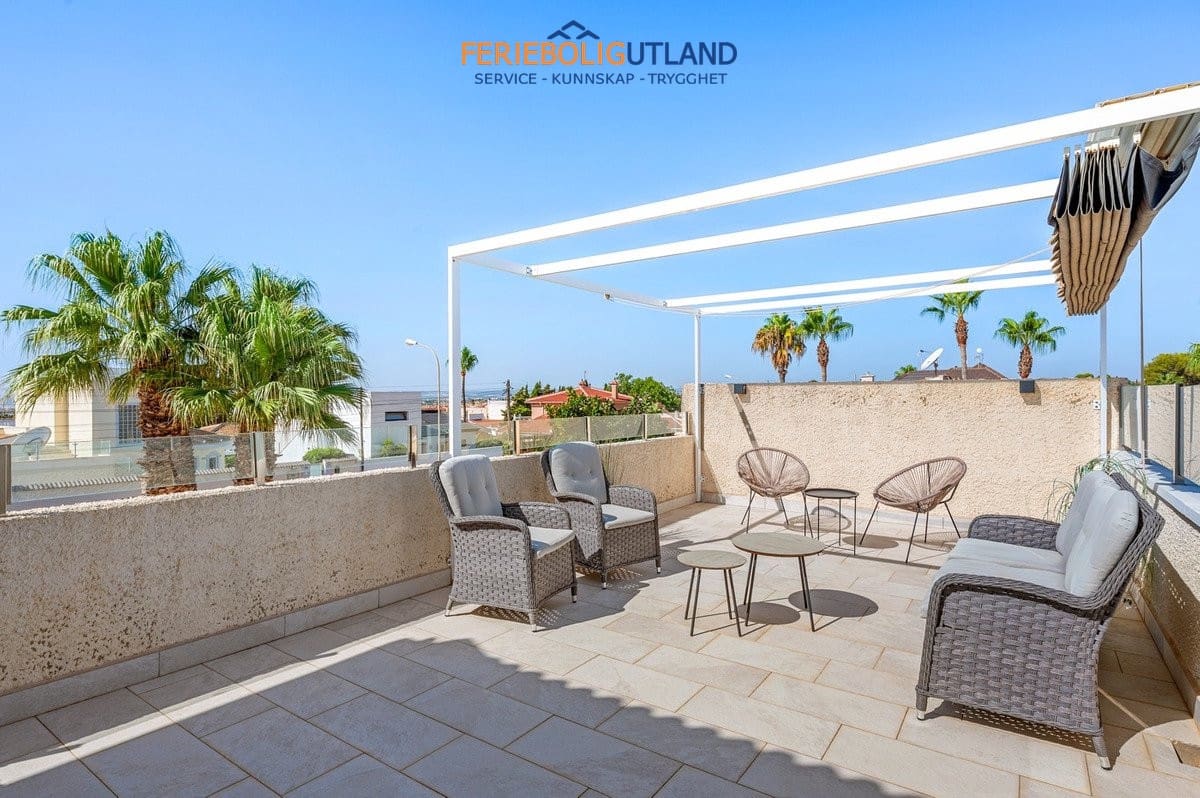 3 sovrum Villa till salu i Ciudad Quesada med pool garage - 575 000 € (Ref: 10043488)