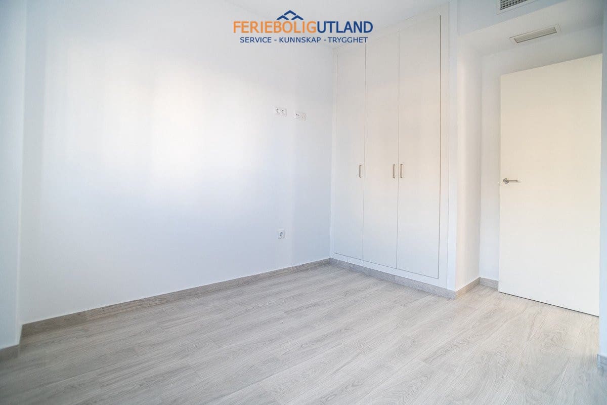 3 soverom Leilighet til salgs i Villamartin med svømmebasseng garasje - € 360 000 (Ref: 10043489)