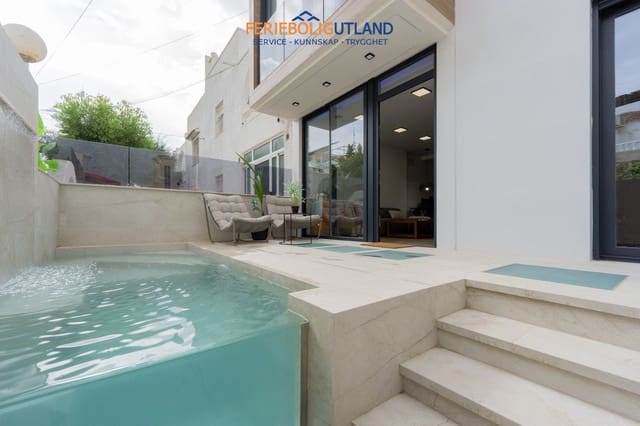 3 soverom Villa til salgs i Puerto Deportivo, Torrevieja med svømmebasseng - € 539 000 (Ref: 10043490)