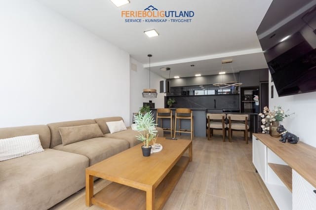 3 soverom Villa til salgs i Puerto Deportivo, Torrevieja med svømmebasseng - € 539 000 (Ref: 10043490)