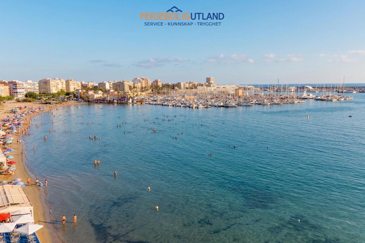 1 quarto Apartamento para venda em Torrevieja com piscina - 175 000 € (Ref: 10044103)