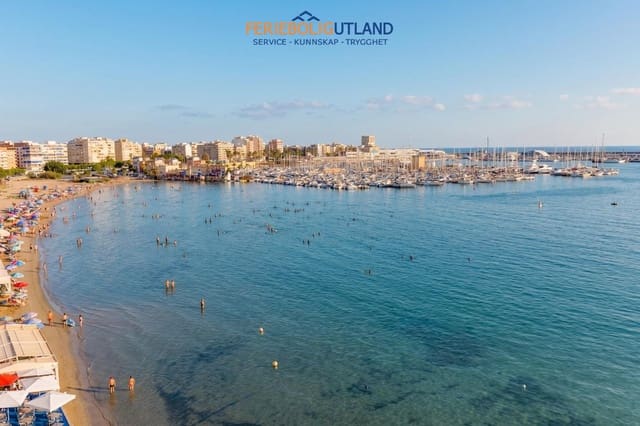 1 quarto Apartamento para venda em Playa de los Náufragos, Torrevieja com piscina - 175 000 € (Ref: 10044103)