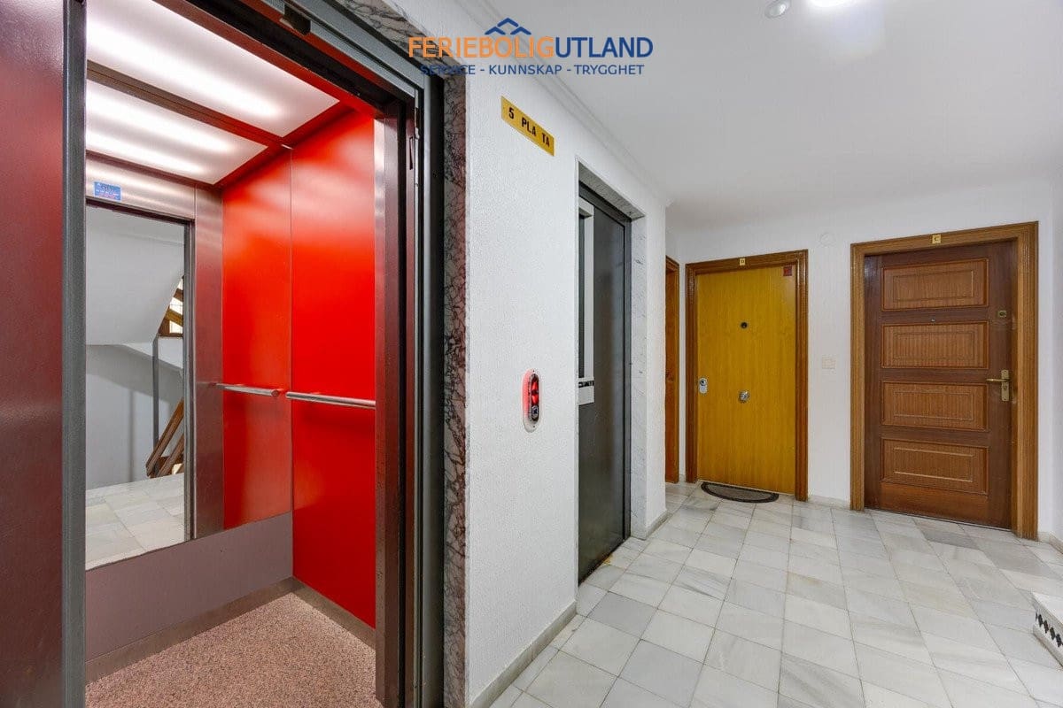 1 quarto Apartamento para venda em Torrevieja com piscina - 175 000 € (Ref: 10044103)