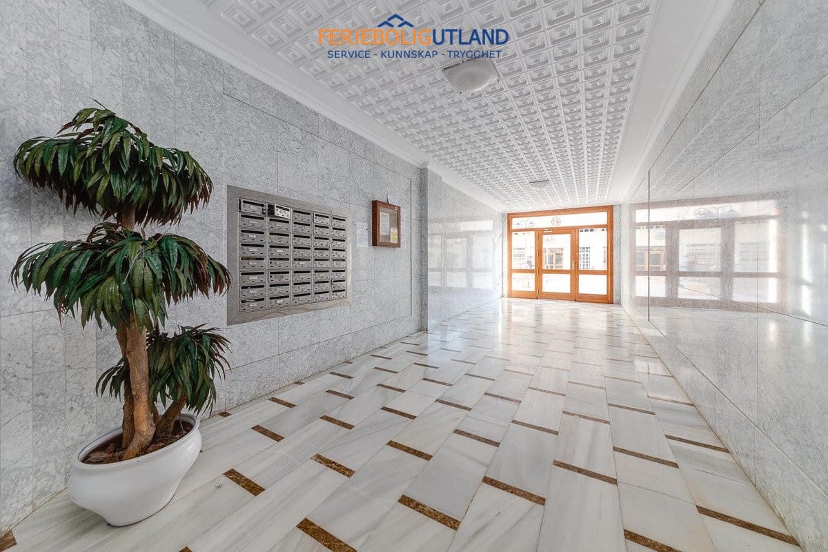 1 quarto Apartamento para venda em Torrevieja com piscina - 175 000 € (Ref: 10044103)