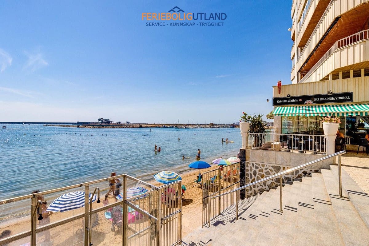 1 quarto Apartamento para venda em Torrevieja com piscina - 175 000 € (Ref: 10044103)