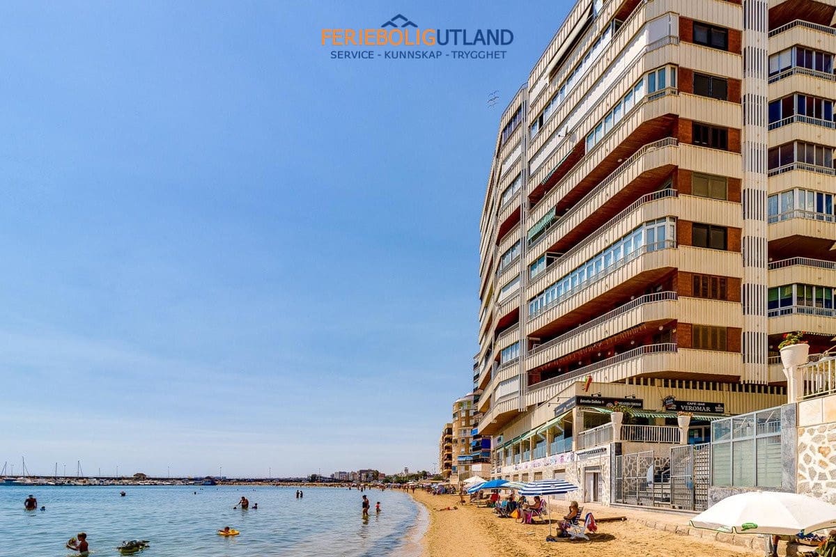 1 quarto Apartamento para venda em Torrevieja com piscina - 175 000 € (Ref: 10044103)