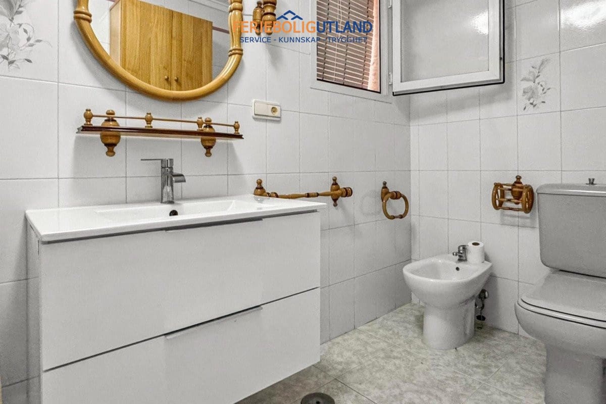 3 bedroom Apartment for sale in Torrevieja with garage - € 350,000 (Ref: 10044104)