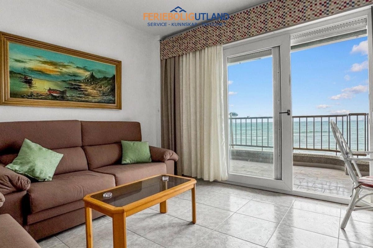3 bedroom Apartment for sale in Torrevieja with garage - € 350,000 (Ref: 10044104)