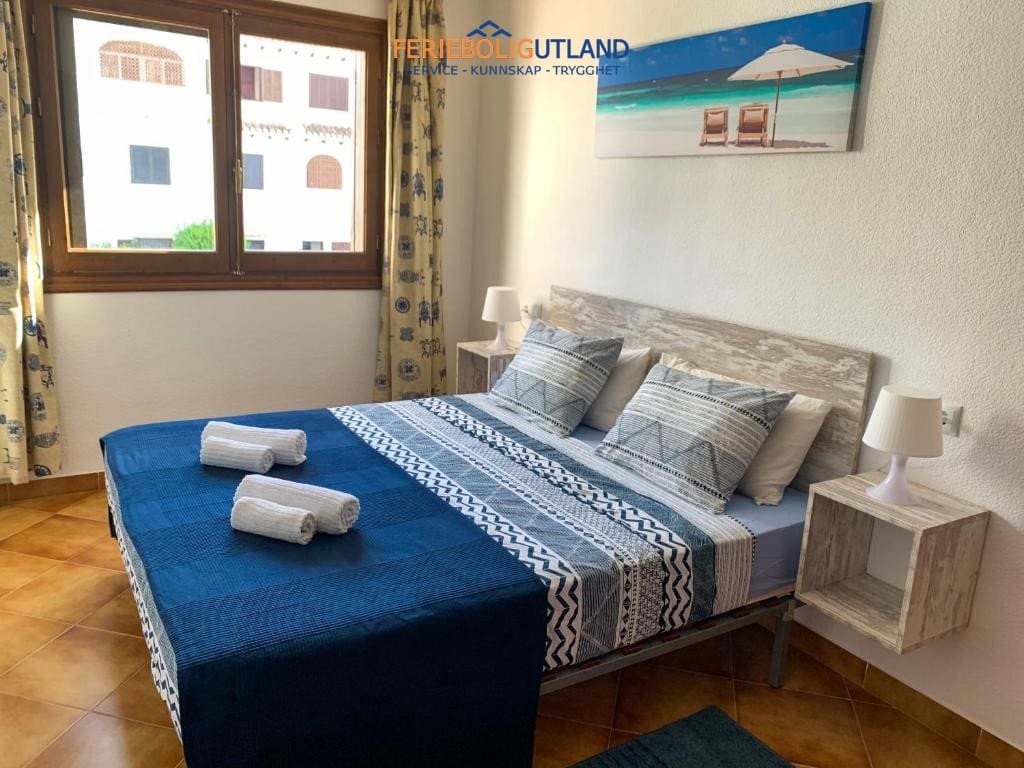 2 Zimmer Apartment zu verkaufen in Cabo Roig mit Pool - 245.000 € (Ref: 10044105)