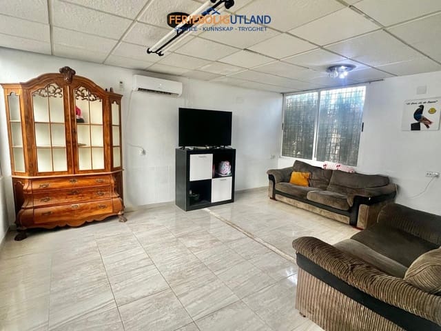 Chalet de 1 habitación en Daya Vieja en venta con piscina garaje - 195.000 € (Ref: 10045759)