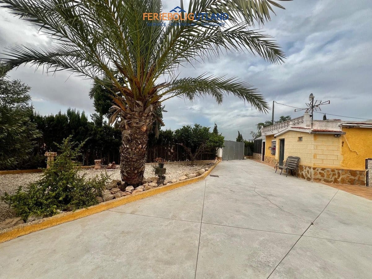 1 bedroom Villa for sale in Daya Vieja with pool garage - € 195,000 (Ref: 10045759)