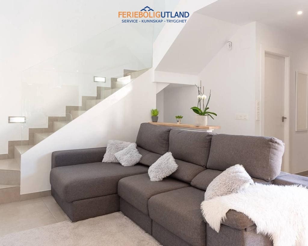 4 bedroom Villa for sale in Benijofar with pool garage - € 480,000 (Ref: 10045761)