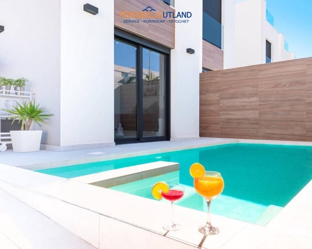 4 bedroom Villa for sale in Benijofar with pool garage - € 480,000 (Ref: 10045761)