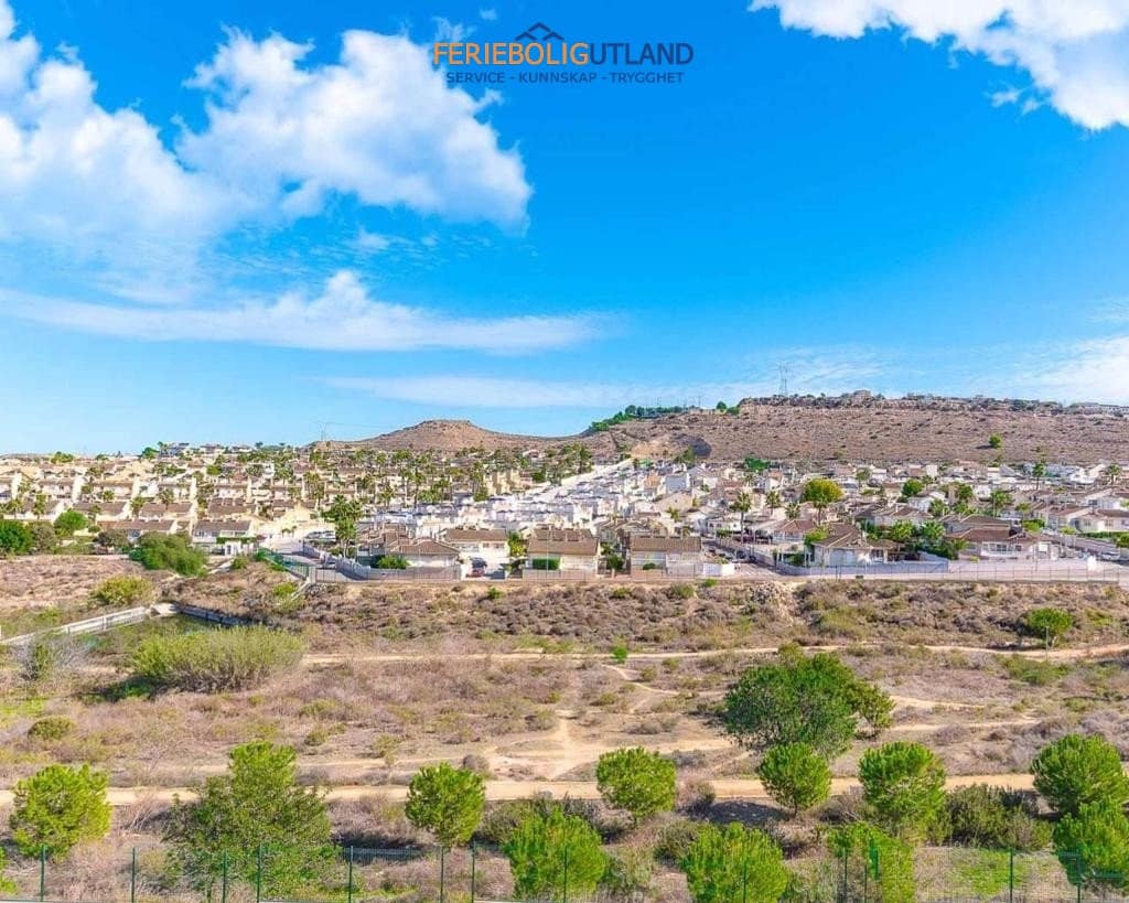 4 bedroom Villa for sale in Benijofar with pool garage - € 480,000 (Ref: 10045761)