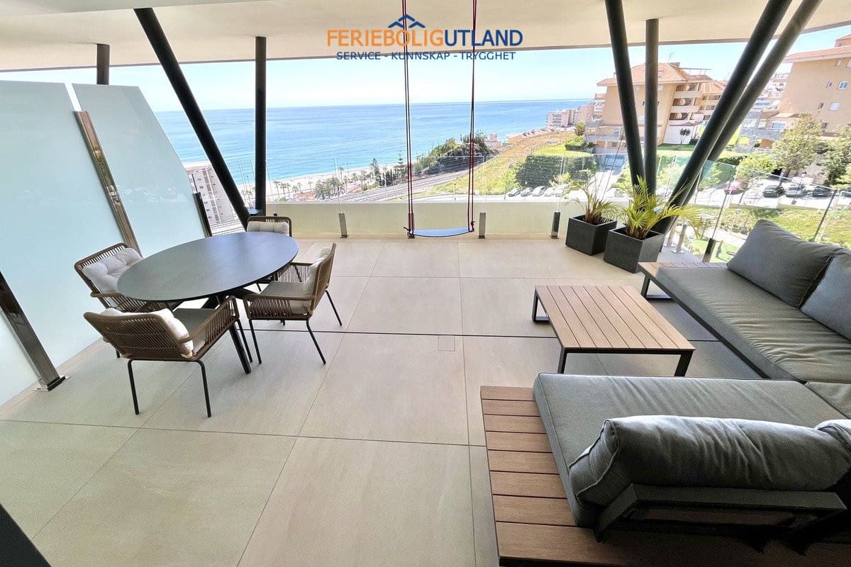 Ático de 3 habitaciones en Carvajal en venta con piscina garaje - 1.295.000 € (Ref: 10045866)
