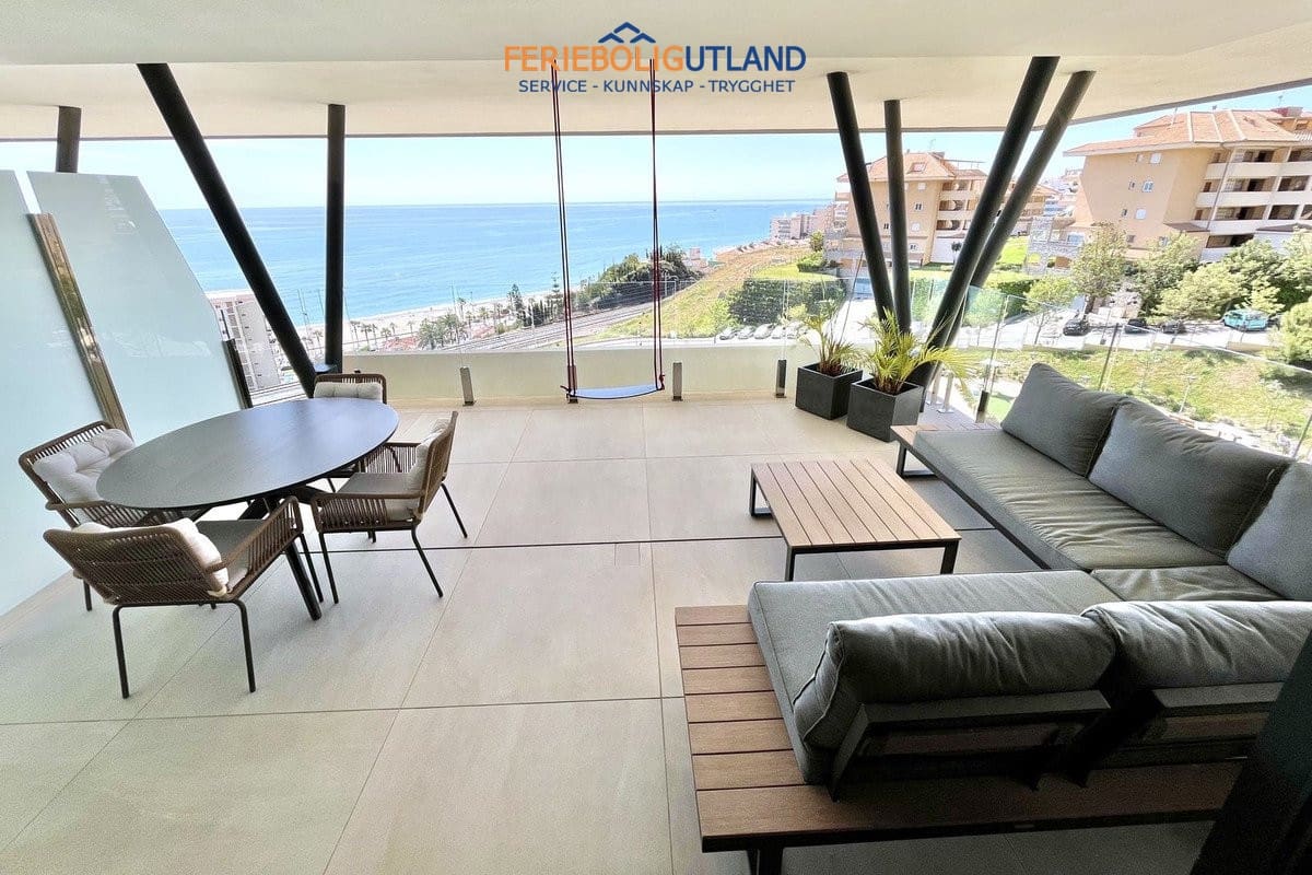 Ático de 3 habitaciones en Carvajal en venta con piscina garaje - 1.295.000 € (Ref: 10045866)
