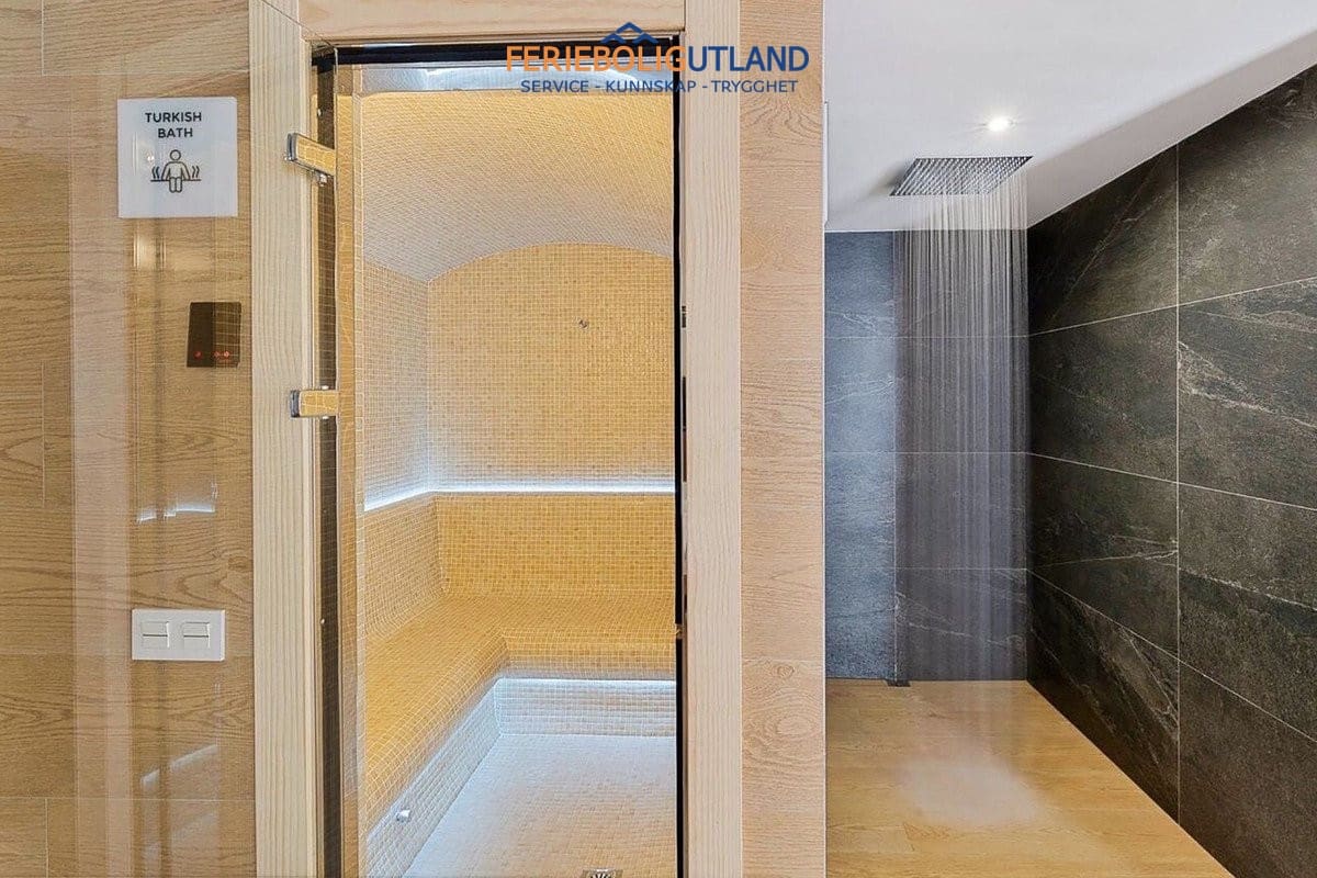 Ático de 3 habitaciones en Carvajal en venta con piscina garaje - 1.295.000 € (Ref: 10045866)