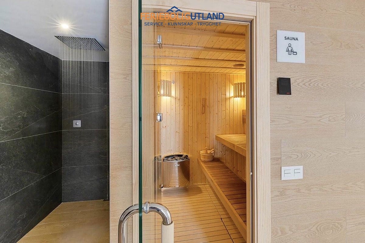 Ático de 3 habitaciones en Carvajal en venta con piscina garaje - 1.295.000 € (Ref: 10045866)
