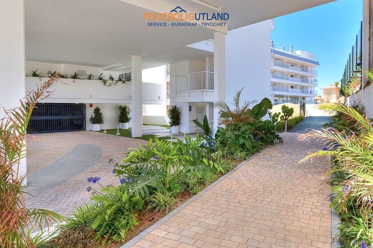 Ático de 3 habitaciones en Carvajal en venta con piscina garaje - 1.295.000 € (Ref: 10045866)