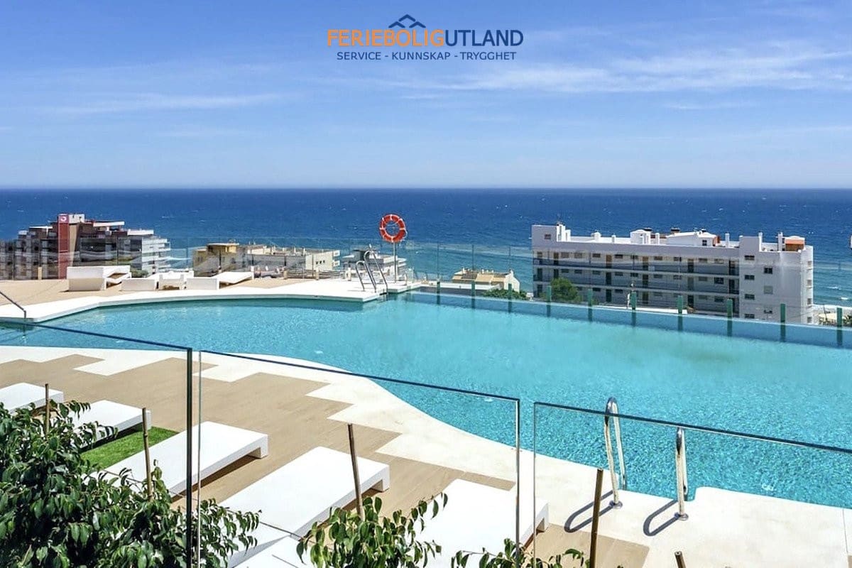 Ático de 3 habitaciones en Carvajal en venta con piscina garaje - 1.295.000 € (Ref: 10045866)
