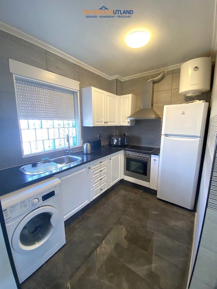 5 sypialnia Willa na sprzedaż w La Zenia z basenem garażem - 359 995 € (Ref: 10045867)