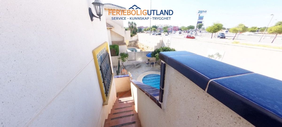 5 sypialnia Willa na sprzedaż w La Zenia z basenem garażem - 359 995 € (Ref: 10045867)