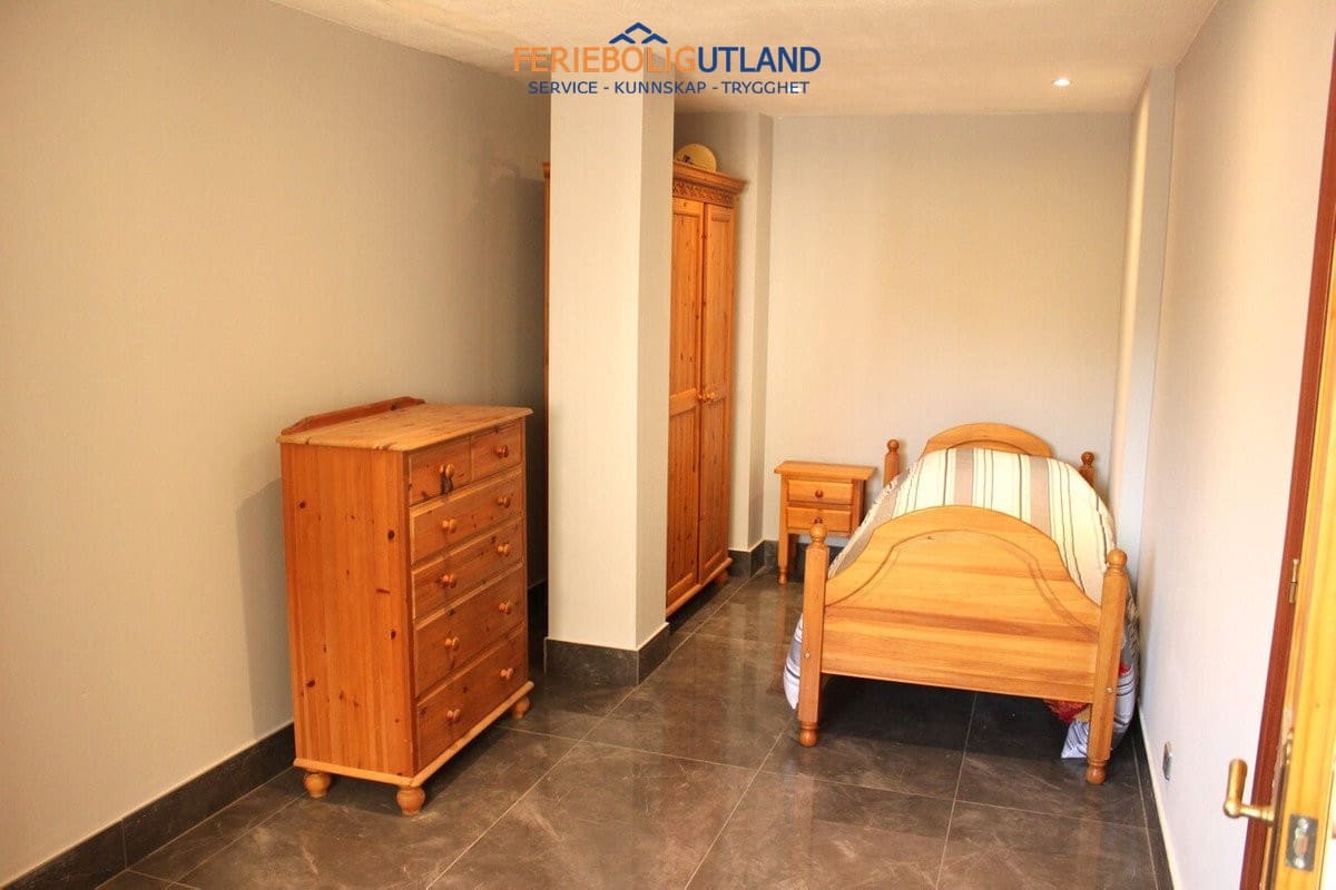5 sypialnia Willa na sprzedaż w La Zenia z basenem garażem - 359 995 € (Ref: 10045867)