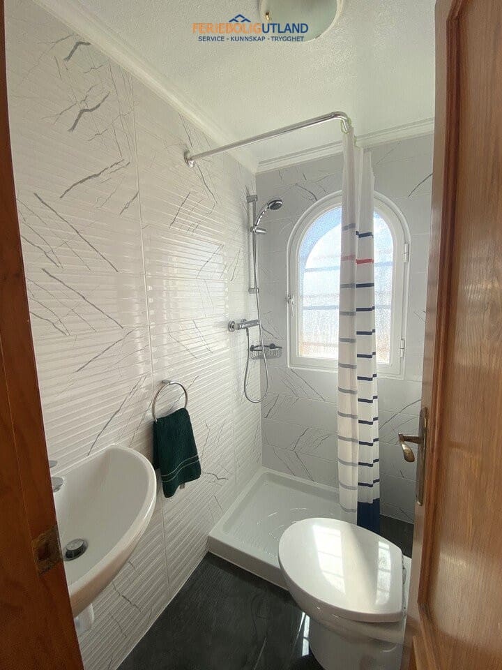 5 sypialnia Willa na sprzedaż w La Zenia z basenem garażem - 359 995 € (Ref: 10045867)